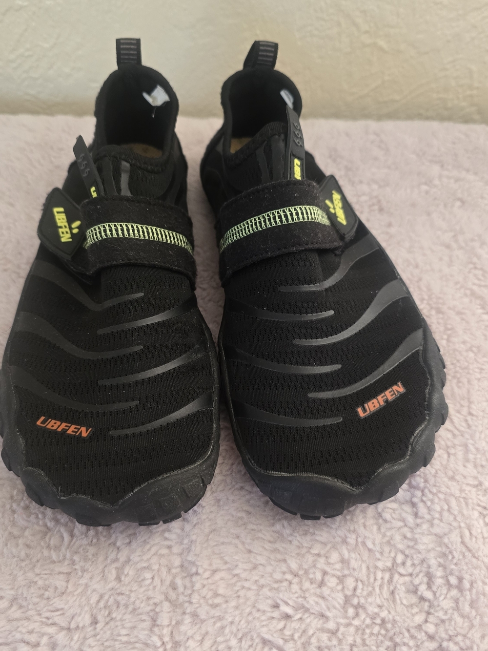 UBFEN Black Water Shoes Aqua  (US 4.5Y - EUC)